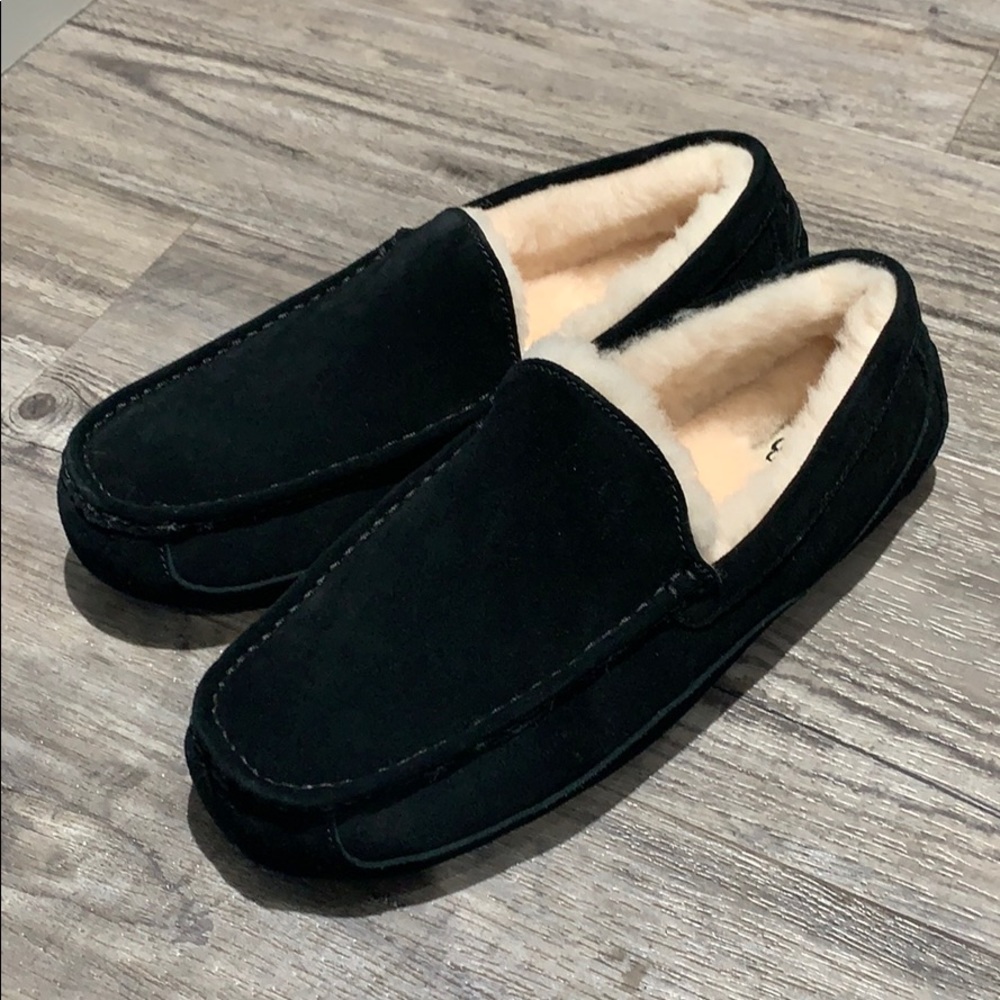 New UGG Black Men’s Ascot Suede Slipper Slides